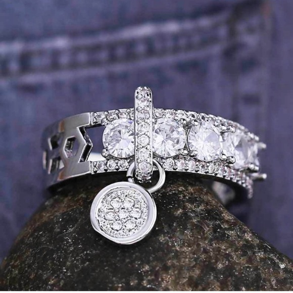 “”Only One Left!!!NEW SILVER COLOR DROP STONE RING - Picture 6 of 7